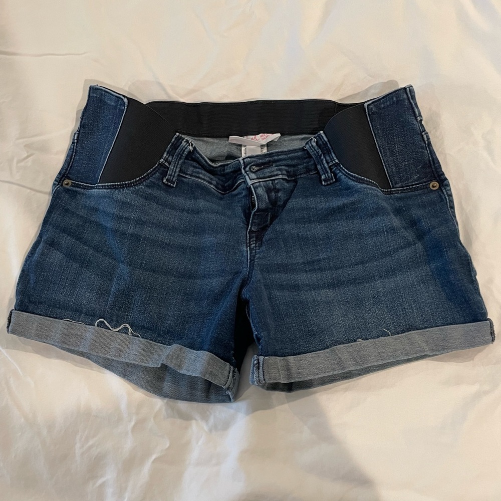 Isabelle Maternity Jean shorts, size 4.